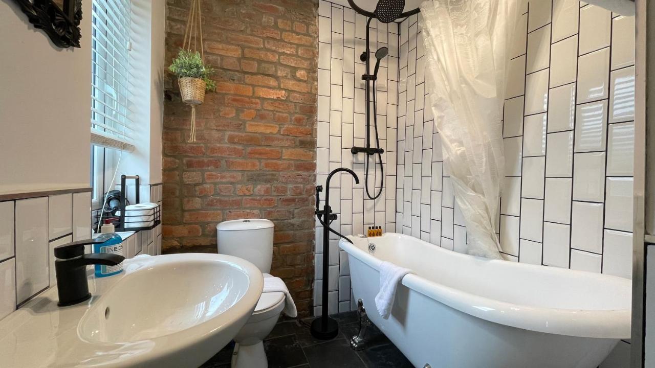 Fully Serviced Three Bed House In Durham Exterior photo